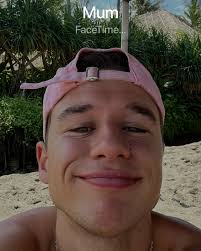 facetiming my mum from all over the world in different states of mind made  me realize one thing. It's never the 'home' I miss — It's my mum who makes  every place