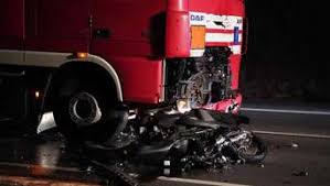 Kirchdorf am inn is 351 m above sea level and located at 48.25° n 12.98° e. Todlicher Unfall Auf B12 Bei Kirchdorf Inn Motorrad Frontal Von Lkw Erfasst Biker Stirbt Noch Am Unfallort Bayern
