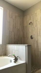 Bathtub ini adalah bathtub dengan ukuran kecil. 40 Motif Keramik Dinding Kamar Mandi 25 40 Dan Harganya Bathroom Interior Design Bathroom Makeover Bathrooms Remodel