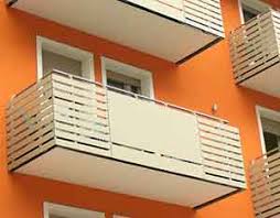 La soletta del balcone condominiale è la sua parte inferiore, ovvero la parte posta al di sotto della pavimentazione. Balcone Aggettante Ed Incassato Infiltrazioni E Danni Avvocato Amilcare Mancusi