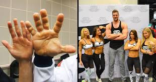 Małgorzata dydek, najsłynniejsza polska koszykarka w historii, zmarła w piątek w szpitalu w brisbane w australii. 12 Tall People Who Amazed The World