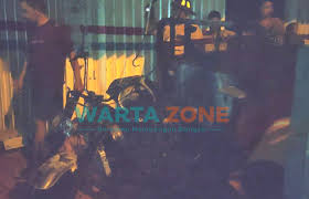 Открыть страницу «motor roda tiga» на facebook. Akibat Korsleting Listrik Gudang Toko Sembako Di Jember Terbakar Warta Zone