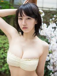 吉岡里帆 癒やしすぎる里帆ちゃん男達の前で羞恥の脱衣ヌード披露するおっぱい画像 スマホ版