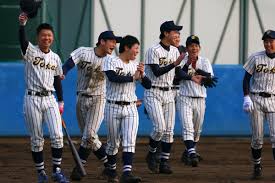 東海大相模 は 川和 のエース・ 吉田 悠平 を前にに8回まで1ー1の同点も9回に3番手で好投していた 石田 隼都 の適時打を皮切りに打線がつながり6得点を挙げ、7対1で勝利し5回戦進出を決めた。 Aå­ On Twitter 2017 01 15 æ±æµ·å¤§ç›¸æ¨¡é‡Žçƒéƒ¨51æœŸå¼•é€€è©¦åˆ é«˜æ ¡é‡Žçƒ æ±æµ·å¤§ç›¸æ¨¡