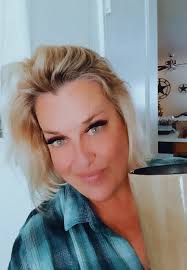 Good morning 🌞 I hope you enjoy the day 😊