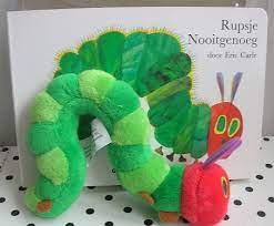 Deze knuffel is leuk om te gebruiken bij het. Rupsje Nooitgenoeg Boekje Knuffel In Tasje Hardcover Rupsje Nooitgenoeg Knuffelzolder