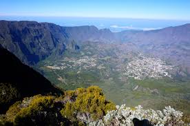 Vue du cirque de Cilaos et du Piton des Neiges