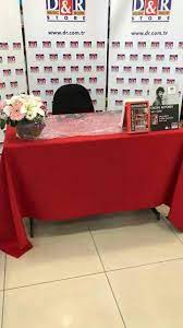 todo preparado para la firma del primer libro silencio de engin akyurek en la libreria d r en el barrio suadiye en el distrito de kadikoy libreria el barrio