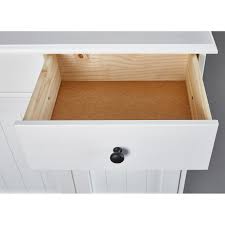 Le chêne laisse aparaître le veinage naturel du bois, le pin maritime permet d'obtenir la couleur. Bahut Bas 2 Portes En Pin Massif Blanc 3 Suisses