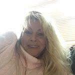 Lori Lipp's Instagram, Twitter & Facebook