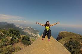 Feb 18, 2020 · the unnamed woman was filmed waving at the camera while sitting on pedra da gávea in rio de janeiro, brazil. Private Gefuhrte Tagestour Durch Pedra Da Gavea 2021 Rio De Janeiro Tiefpreisgarantie