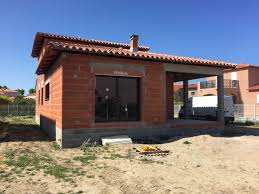 Pose Des Menuiseries Sur L Ensemble D Une Maison En Construction Porte D Entree Porte Fenetre Fenetre C Construction Maison Double Vitrage Porte Galandage