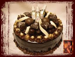 Cake With Chocolat Torta De Chocolate Con Bombones Rellenos Y Licor Best Chocolat Cake Cake Decorating Cakes And More Food