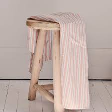 Le Tablier Japonais Basile Un Des Best Maison Margaret Ses Formes Arrondies Dans Le Dos Vous Seduisent Une Grande Poche Sur Le Bar Stools Decor Home Decor