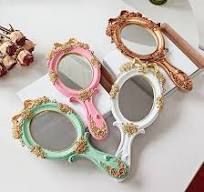 Wholesale Luxury European Resin Retro Hand Mirror Cosmetic Mirror Oval  Design Gold Rose Decorative Vintage Makeup Mirror