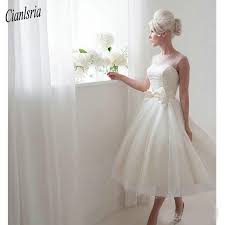 In the silhouette of the season, the highly anticipated polka dots dress is the perfect piece for the festive season. 2020 New Arrival Short Polka Dots Wedding Dress With Bow Tea Lengh Bridal Dress Wedding Gowns Wedding Dresses Aliexpress