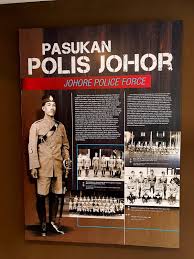 Ia terletak berhampiran sungai muar. Galeri Darurat Bukit Kepong Bukti Sejarah Keganasan Komunis Malaya Orangmuo My
