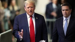 Trump returns to campaign in Wisconsin