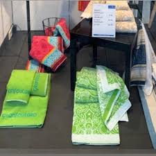 Jetzt wird arne jacobsens ikonisches design für einen begrenzten zeiraum in drei sanften matten farben vorgestellt. Betten Friz