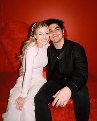 Thomas Petrou Daisy Keech In 2020 American Guy Thomas Daisy