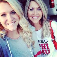 Tracy Hanshaw's Instagram, Twitter & Facebook