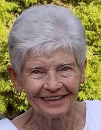 Nora Lynn's Instagram, Twitter & Facebook