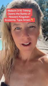 Amanda Moxley's Instagram, Twitter & Facebook