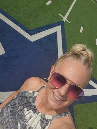 Jenn Bailey (@_JennBailey)