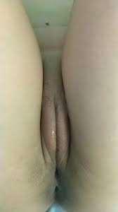 Girl Spreads Her Pussy: Seal Broken - Porn GIF Video | nebyda.com