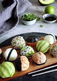 vegan onigiri japanese stuffed rice balls green evi rezept japanisches essen koreanisches essen leckeres essen