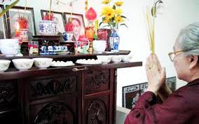 Bát hương, di ảnh đặt sai sẽ ảnh hưởng ...