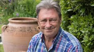 ITV Love Your Garden: Alan Titchmarsh's very private life off camera with  wife in beautiful countryside home