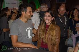 If you have telegram, you can view and join attila hildmann right away. Wie Mir Attila Hildmann Manieren Beigebracht Hat Der Veganizer Love Food Ps Rock N Roll