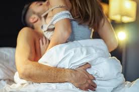 Was wollen frauen im bett #9: Sexstudie Das Wunschen Sich Frauen Und Manner Im Bett Gq Germany