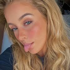 Rhiannon Perillo (@rhiannon_perillo) • Threads, Say more