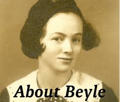 Born in 1920, Beyle Schaechter-Gottesman was raised in Czernowitz by her  father, a proud Yiddishist, and her mother, an admired folk singer. She  inherited a love of song and poetry, words and