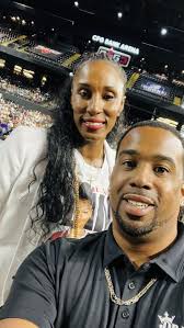 Had an amazing opportunity to meet the Greatest WNBA (Women's National  Basketball Association) player of all time Coach @lisaleslie of the  Triplets at BIG3 @icecube