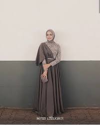 Sampai disini informasi tentang dekorasi tunangan simple elegan yang dapat anda simak di kesempatan ini. Inspirasi Gaun Kebaya Muslimah Di Instagram Inspired By Megaiskanti N Renzilazuardi Jangan Lupa Follow Like Dan Tag I Gaun Gaun Sederhana Dress Outfits