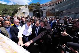 Jun 30, 2021 · για ολοκληρωτική νίκη των αξιών και του κράτους δικαίου απέναντι στη λάσπη, τις συκοφαντίες και το «παρακράτος» κάνει λόγο ο πρώην πρωθυπουργός αντώνης σαμαράς σε δήλωσή του με αφορμή τη δικαστική δικαίωση του. Ale3hs Tsipras Apo Thn Krhth Neos Boak Xwris Diodia Gia Toys Krhtikoys Photos