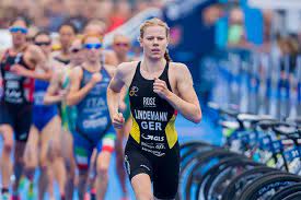 Die top 3 männer auf der kurzdistanz timo schaffeld, klaus schlüter und marius lindemann bei ludger und christine im interview. Laura Lindemann U23 Weltmeisterin Auf Cozumel Triaguide Alles Uber Triathlon