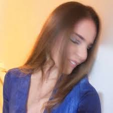 Rebecca Irons's Instagram, Twitter & Facebook