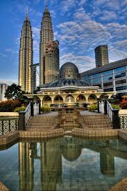 Klcc Mosque Kuala Lumpur Malaysia Kuala Lumpur City Places Around The World Beautiful Places