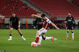 Huge thanks to the staff & players who put their trust in me & the. Martin Keown Praises Kieran Tierney S Attitude As Left Back Inspires Arsenal Comeback Over Benfica Daily Mail Online