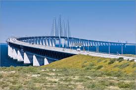 An den endlosen stränden gibt es eine vielzahl an ferienhäusern unterschiedlichster größe und ausstattung. Nielsdk Oresund Brucke Zwischen Danemark Und Schweden Poster Online Bestellen Posterlounge De