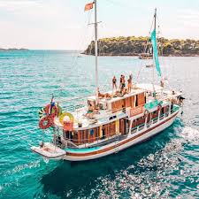 Featuring yachts a'plenty, this route calls to those who abide by the carpe diem mantra and aim to live life to the fullest. Split Party Cruises Best Boat Parties In Dalmatia Split Croatia Travel Guide