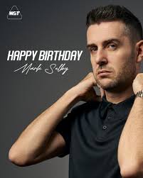 Happy Birthday to a very special Lady VIKKI LAYTON SELBY 🎉🎉🎉🎉🎉 We love  YOU! 🎂🥂🎁❤️