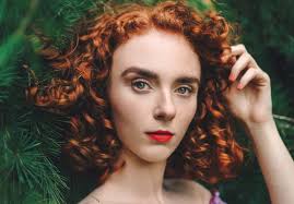 Esme Bronwen-Smith, mezzo-soprano