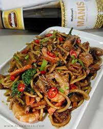 Mie goreng (or mee goreng) is an indonesian noodle dish that's also found in malaysia and other parts of south east asia. Pin On Resepi Mee