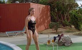 Mike figgis ' leaving las vegas (1995) is not a love story, although it feels like one, but a story about two desperate people using love as a form of prayer and a last resort the movie tells the story of ben and sera, played by nicolas cage and elisabeth shue. Leaving Las Vegas 1995