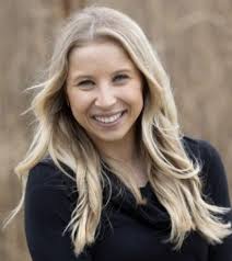 Allison Dube's Instagram, Twitter & Facebook